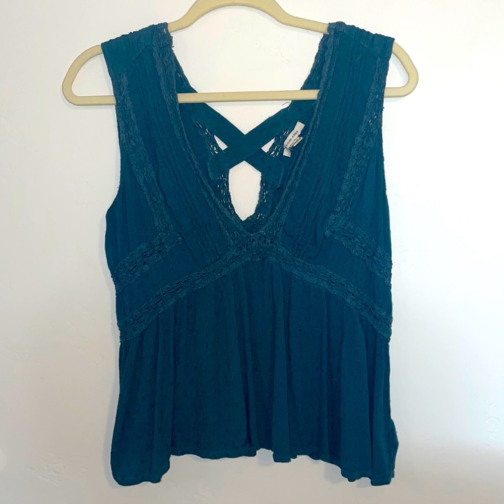 American Eagle crop top